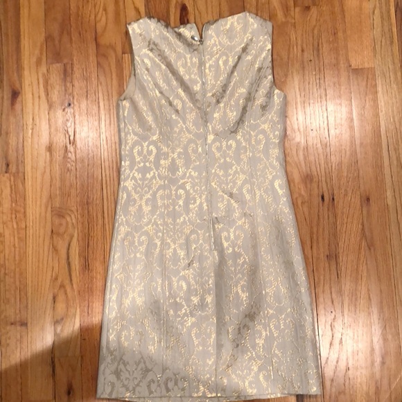 Beautiful gold dresss by laundry by shelli segal - Picture 4 of 8